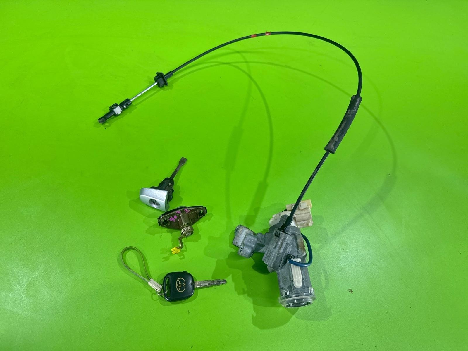 Комплект личинок и замка зажигания Corolla Runx 2003 NZE124 1NZ-FE