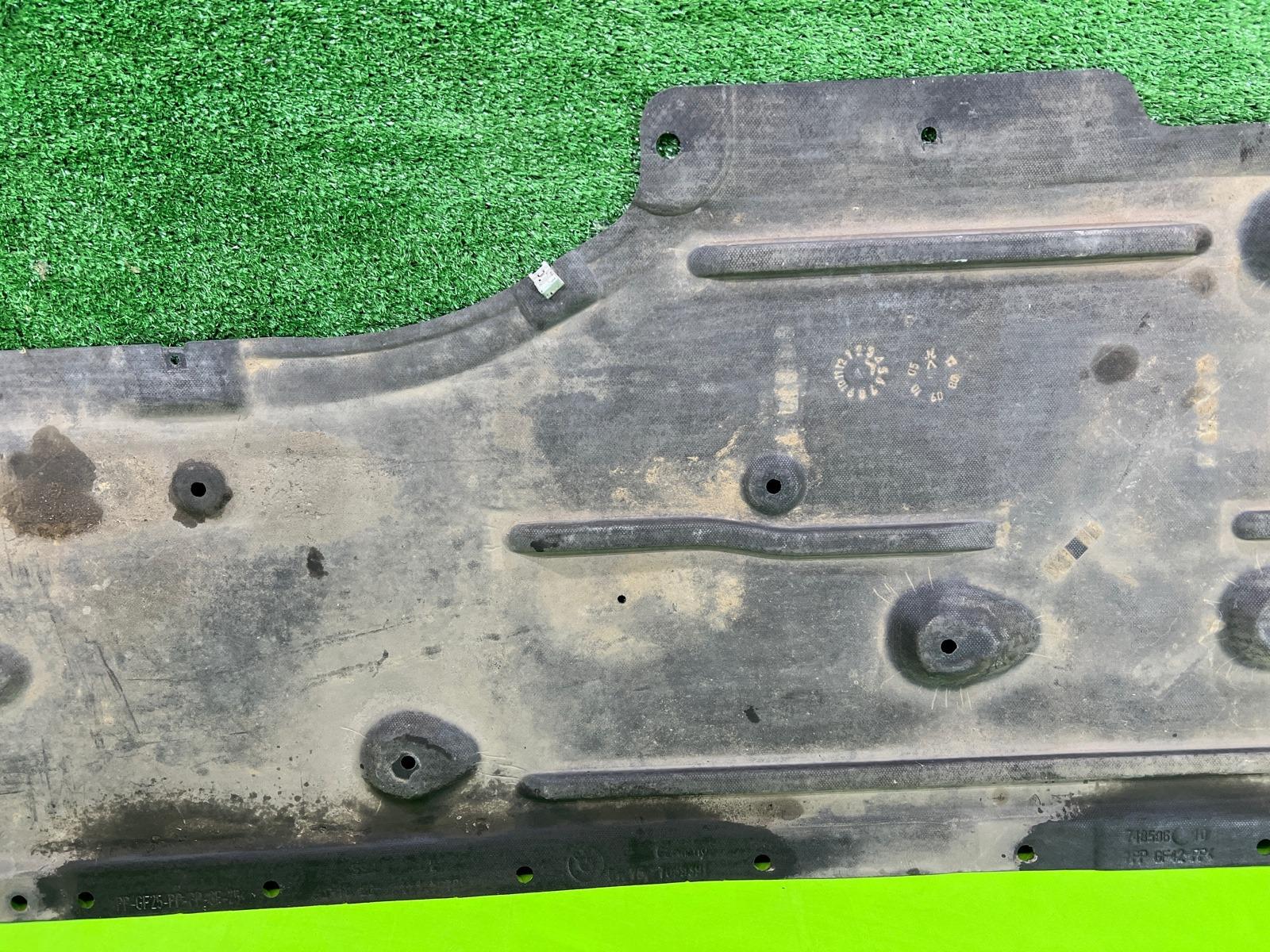 Защита днища кузова левая BMW 320i E90 N46B20B