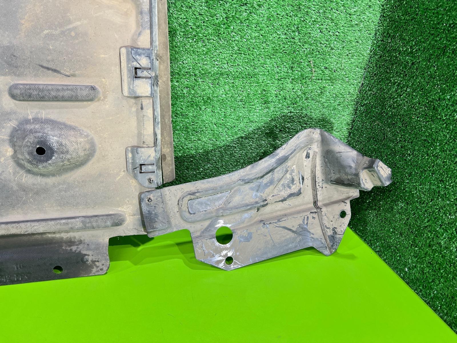 Защита днища кузова левая 320i 2006 E90 N46B20B