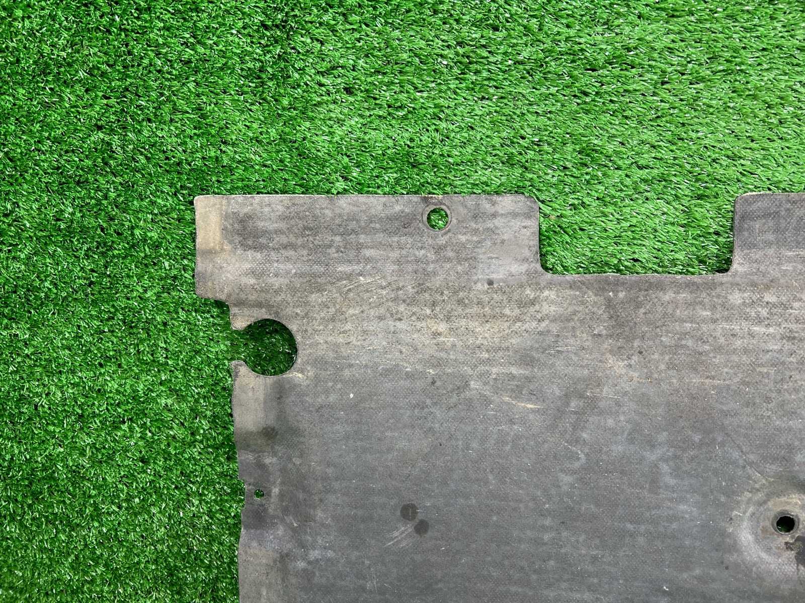 Защита днища кузова левая 320i 2006 E90 N46B20B