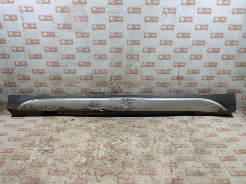 Накладка на порог левая BMW X1 2012 седан E84 51772990599 Б/У
