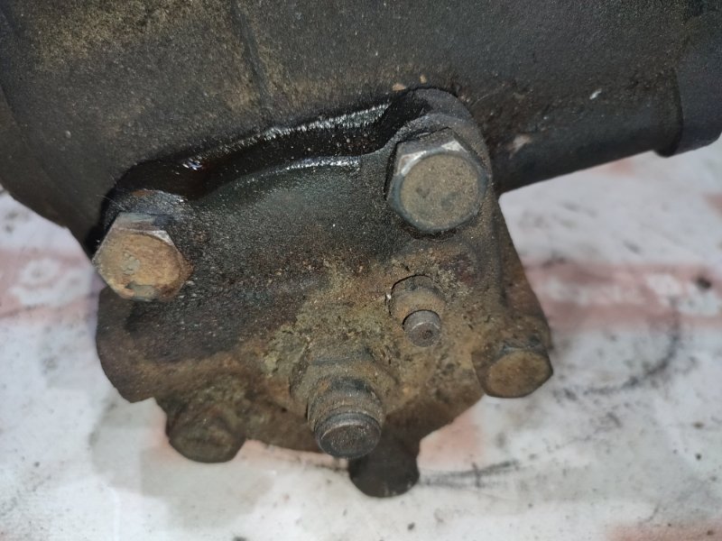 Рулевой редуктор 31105 2004 седан 40620D