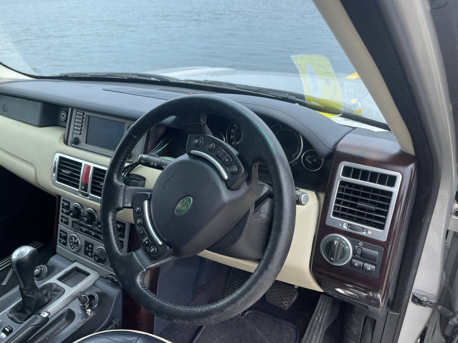 Лючок бензобака RANGE ROVER 2004 L322 M62B44