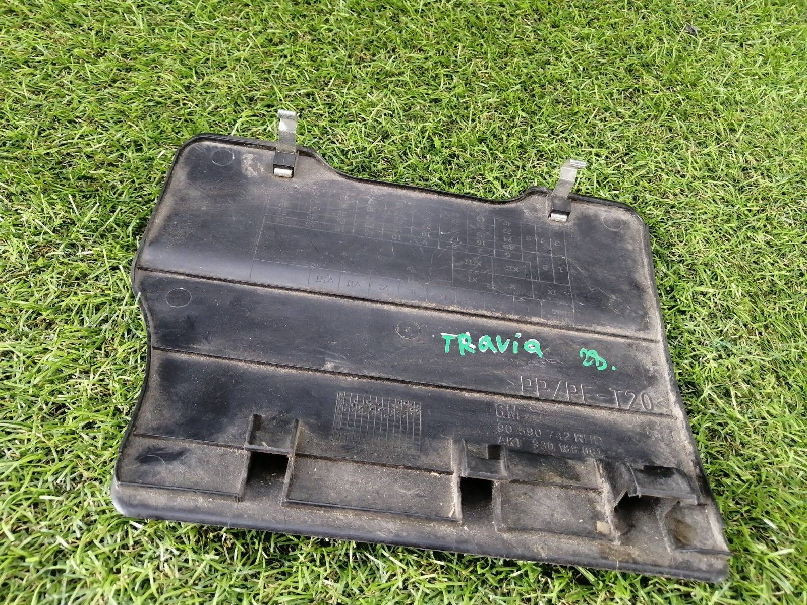 Пластик салона Subaru Traviq