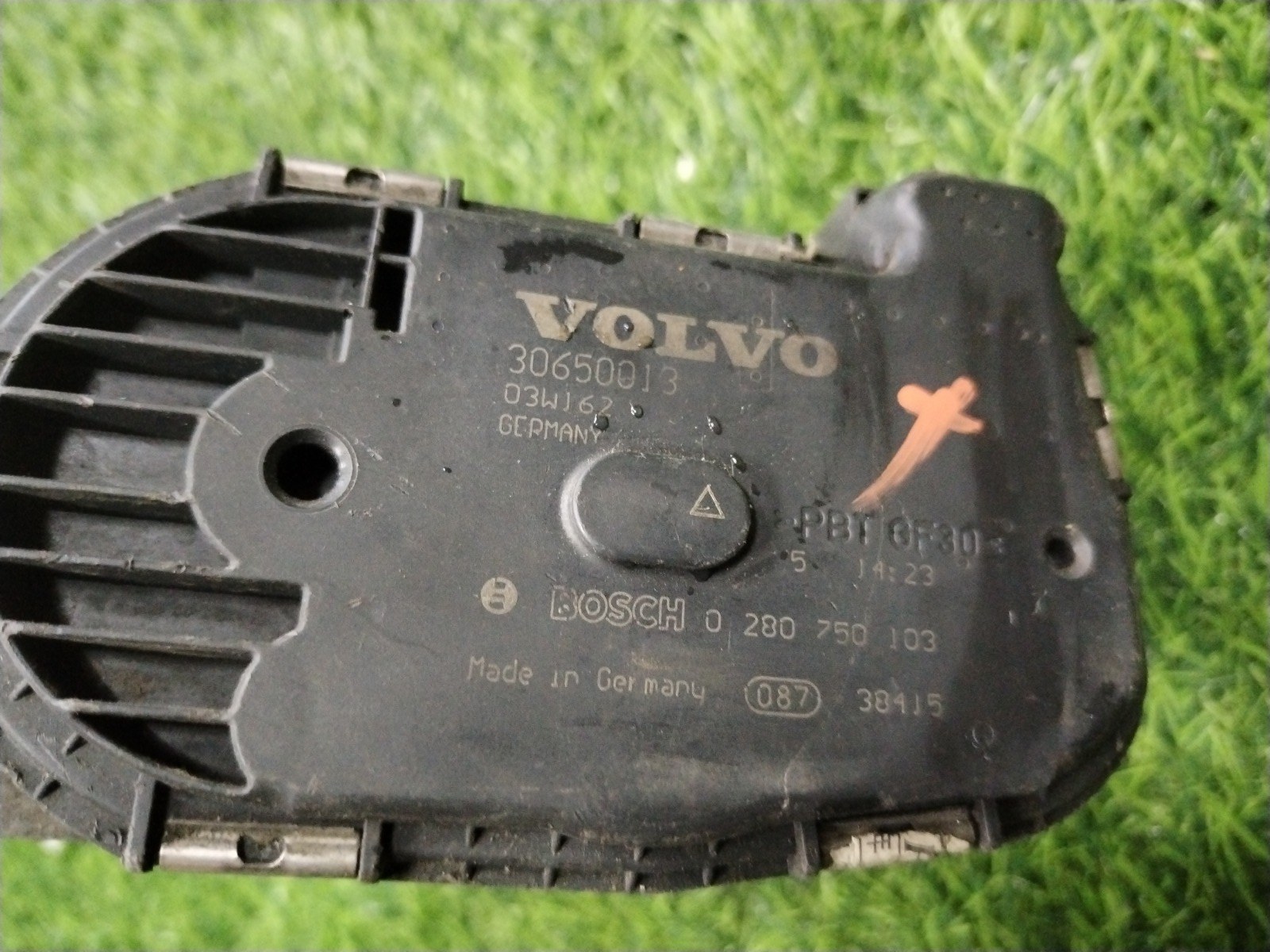 Дроссельная заслонка VOLVO XC90 2004 C59 B5254T2 30650013 контрактная