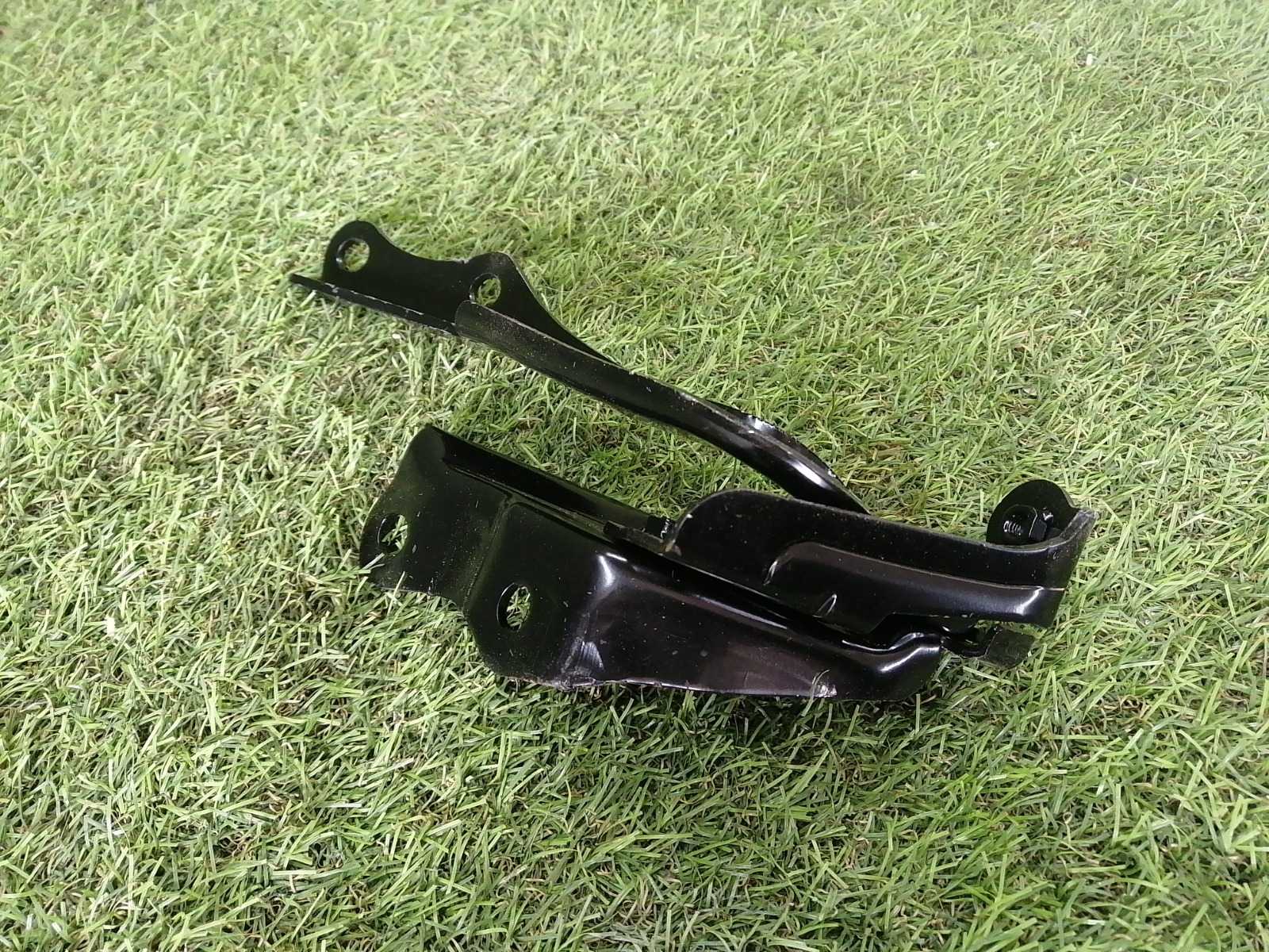 Петля капота правая Land Cruiser 2012-2021 J200