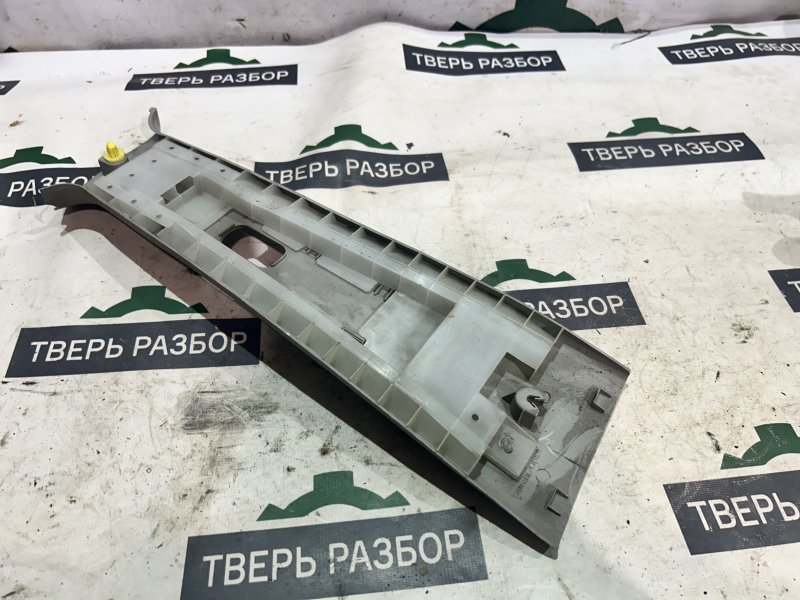 Накладка стойки левая Pajero 1998-2006 3 3.8