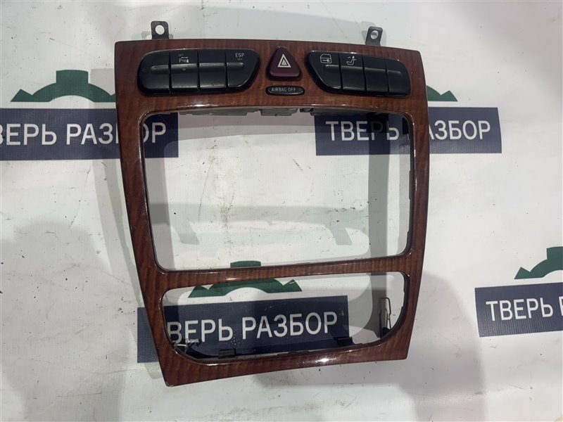 Рамка магнитолы c-class W203