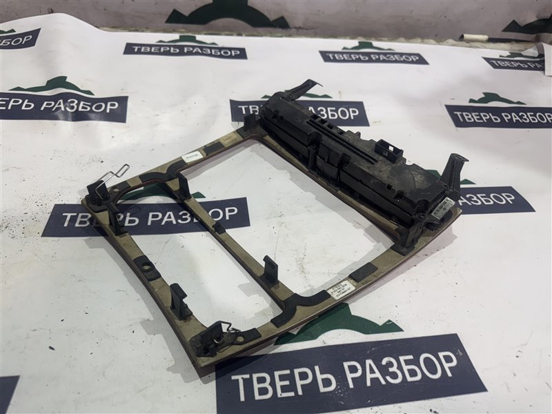 Рамка магнитолы c-class W203