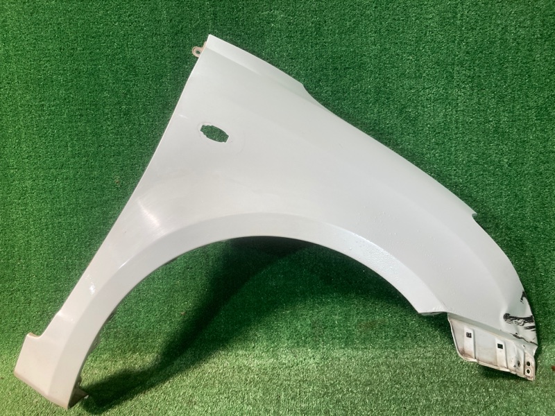 Запчасть крыло переднее правое Suzuki Swift 2006 ZD11S M13A 5761163J01 контрактная Крыло переднее правое Suzuki Swift 2006 ZD11S M13A 5761163J01 контрактная