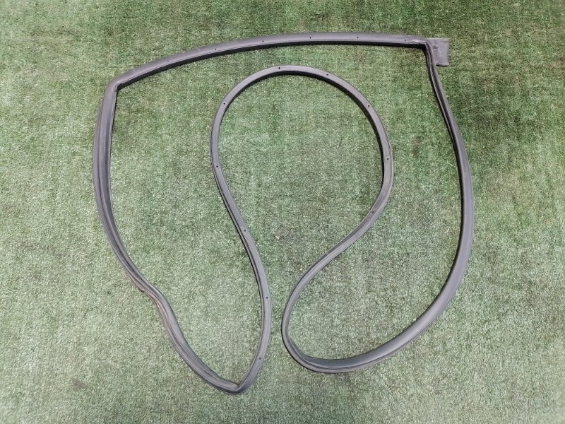 Запчасть уплотнительная резинка боковой двери задняя левая Toyota Harrier 2005 MCU35 1 MZ-FE 6787248030 контрактная Уплотнительная резинка боковой двери задняя левая Toyota Harrier 2005 MCU35 1 MZ-FE 6787248030 контрактная