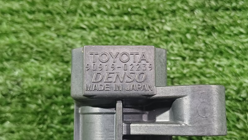 Катушка зажигания Corolla 2002 ZZE124 1ZZ-FE