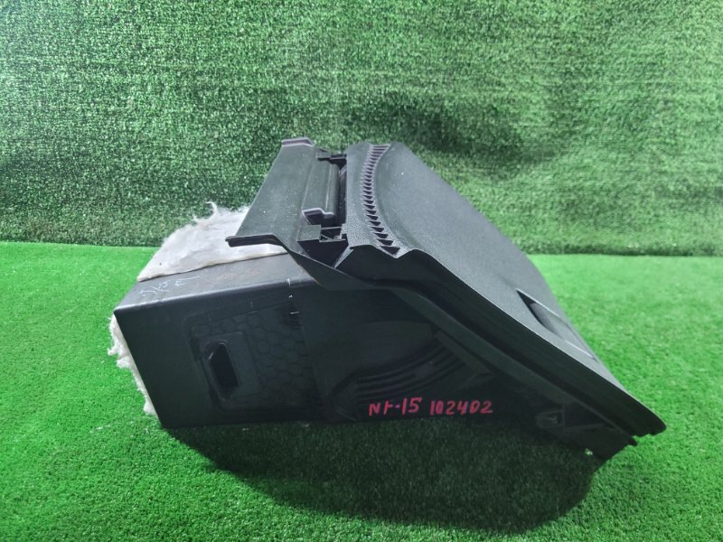 Бардачок Juke 2012 NF15 MR16DDT