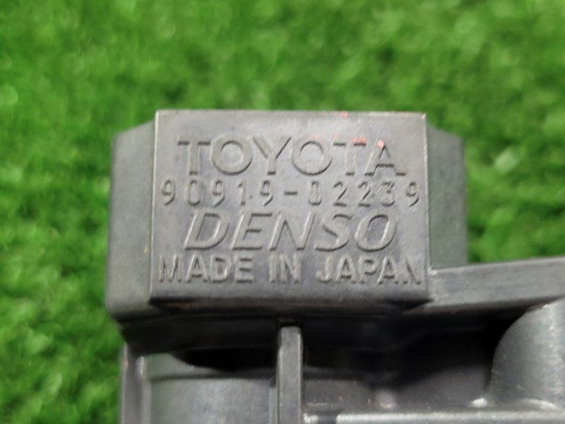 Катушка зажигания Toyota Allion ZZT245 1ZZ-FE