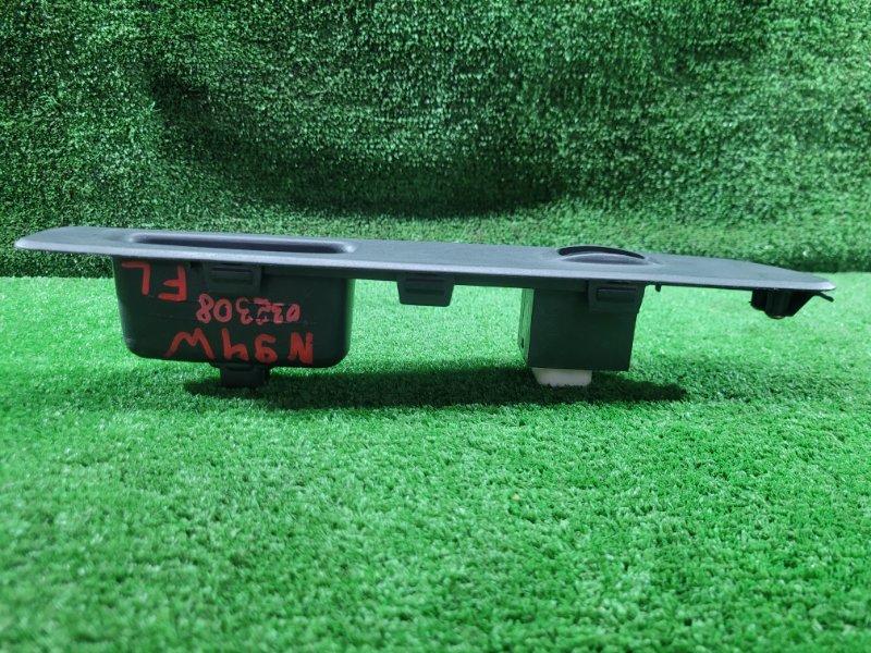 Блок управления стеклоподъемниками передний левый Chariot Grandis 1999 N94W 4G64