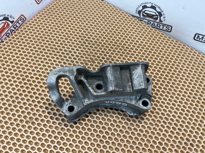 Кронштейн двигателя Ford Focus 2 1.6 G8DA