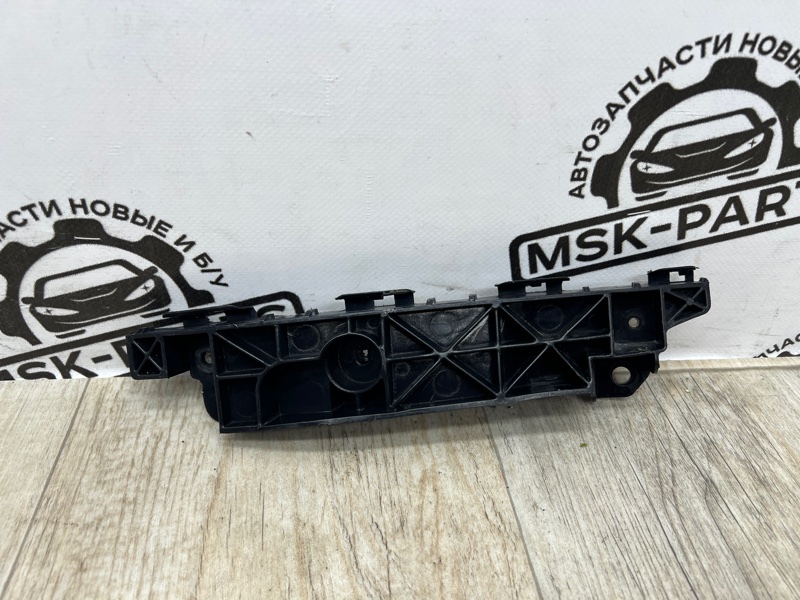 Крепление бампера переднее правое Hyundai ix35 2014 1.7 CRDi 865142Y000 контрактная