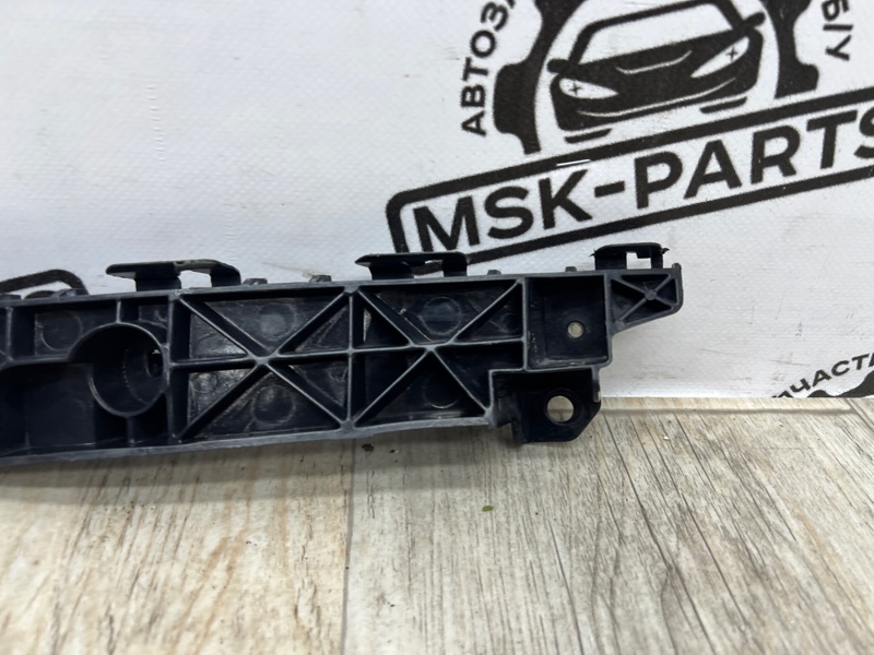 Крепление бампера переднее правое Hyundai ix35 1.7 CRDi