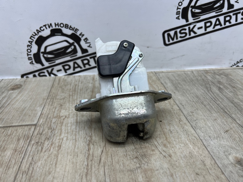 Замок багажника Outback 2010 BR9 2.0d Замок багажника Outback 2010 BR9 2.0d