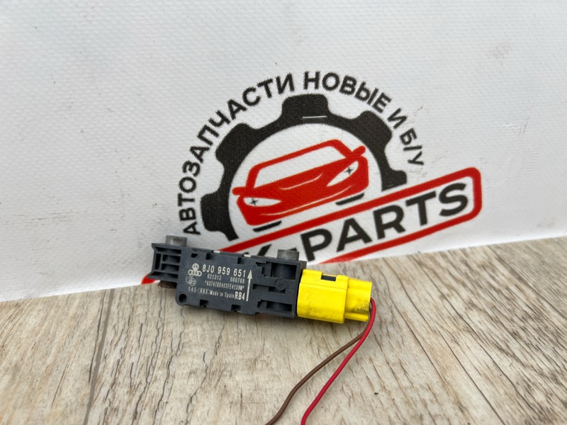Датчик удара Airbag A3 2008 8P