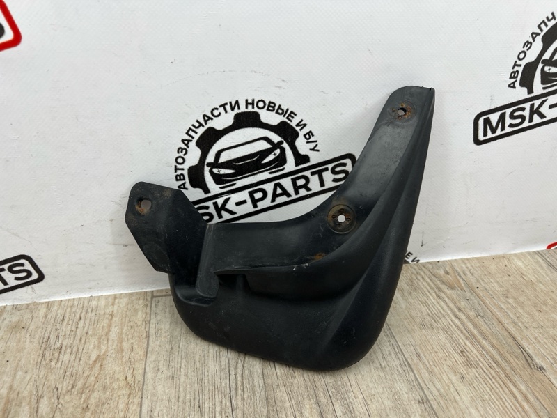 Брызговик передний правый Hyundai Getz 2006 1 868321C000 контрактная