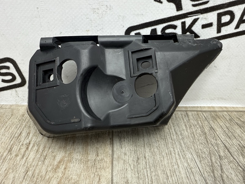 Запчасть крепление бампера переднее правое Volvo s40 2008 2 30655875 контрактная Крепление бампера переднее правое Volvo s40 2008 2 30655875 контрактная