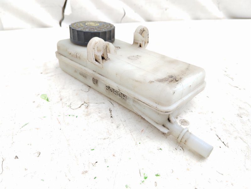 Запчасть бачок главного тормозного цилиндра Citroen C4 2008 LC TU5JP4 463588 Б/У Бачок главного тормозного цилиндра Citroen C4 2008 LC TU5JP4 463588 Б/У