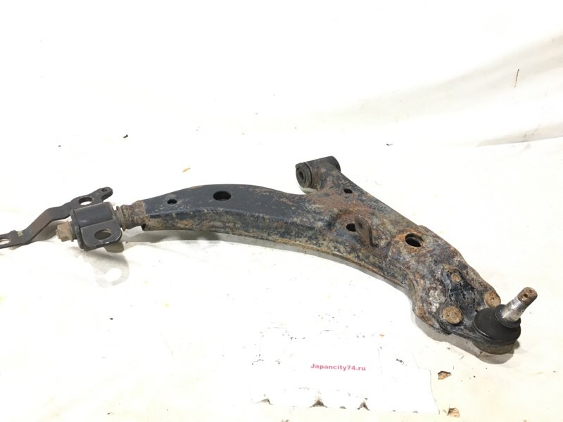 Рычаг подвески нижний передний правый TOYOTA Corolla levin 1994 AE101 4A-FE 48068-12140 Б/У