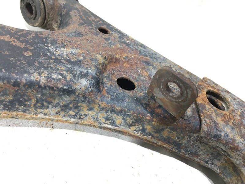 Рычаг подвески нижний передний правый TOYOTA Corolla levin AE101 4A-FE