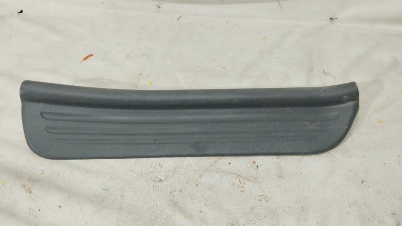 Накладка порога задняя правая MITSUBISHI Mirage 2001 CK5A 4G93 MB813370 Б/У