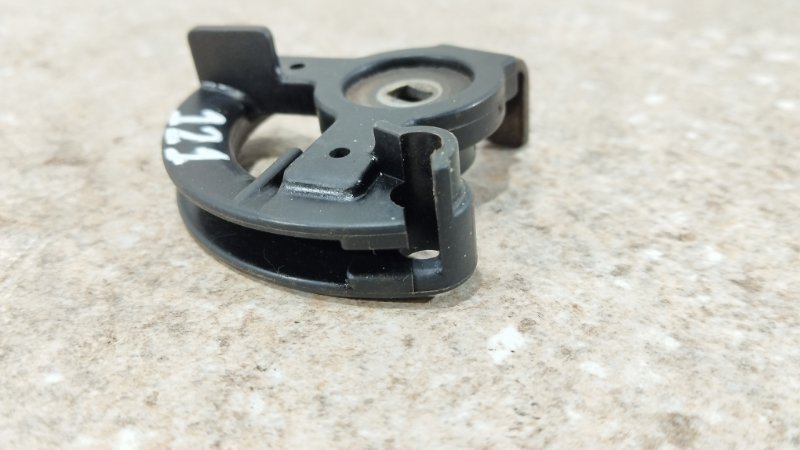 Ушко дроссельной заслонки TOYOTA Corolla 2003 NZE121 1NZFE 78184-12380 Б/У