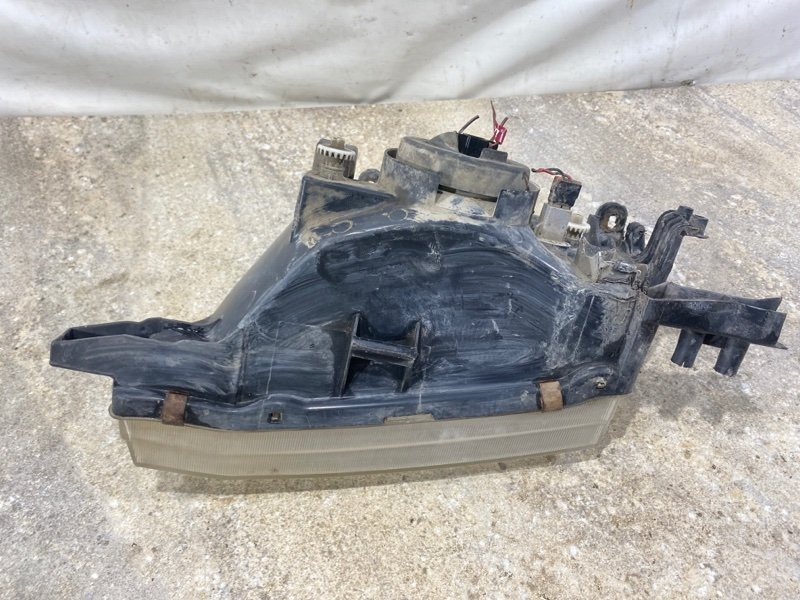 Фара передняя правая AD 2001 VFY11 QG15DE Фара передняя правая AD 2001 VFY11 QG15DE