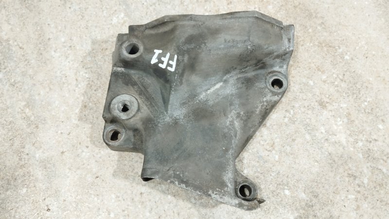 Запчасть кронштейн двигателя Ford Focus 2004 DFW EDDF XS7G6030AB контрактная Кронштейн двигателя Ford Focus 2004 DFW EDDF XS7G6030AB контрактная