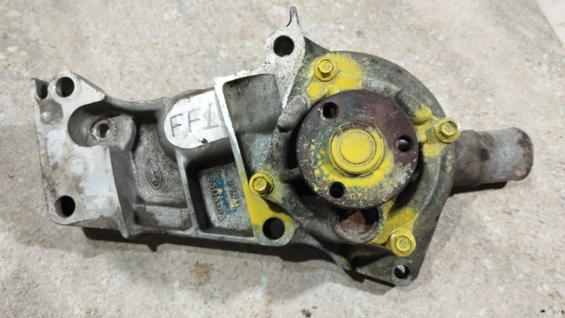 Корпус помпы Ford Focus 2004 DFW EDDF 988M8505BA контрактная