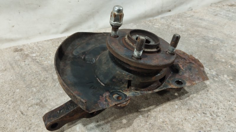 Кулак поворотный передний левый Mirage 2001 CK5A 4G93