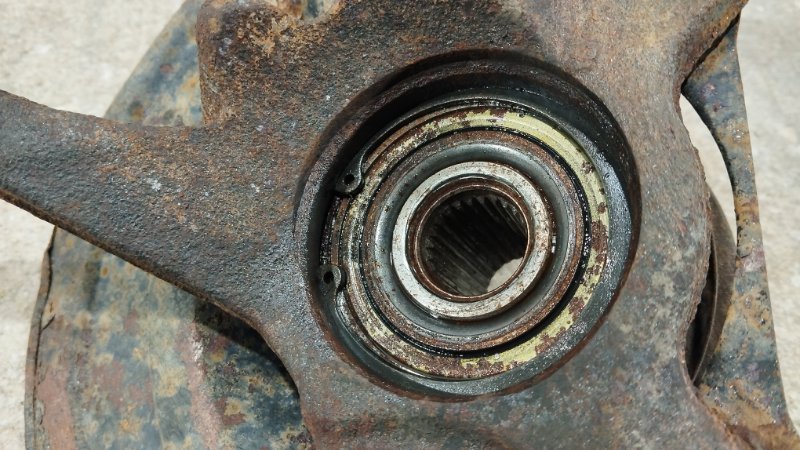 Кулак поворотный передний левый Mirage 2001 CK5A 4G93