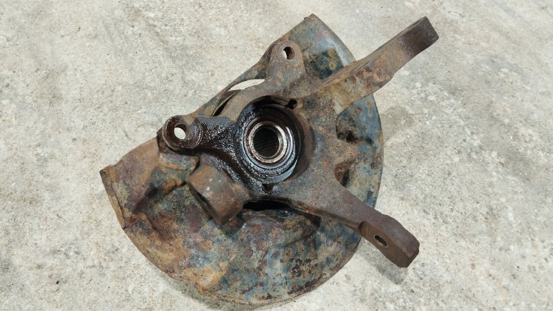 Кулак поворотный передний правый Mirage 2001 CK5A 4G93