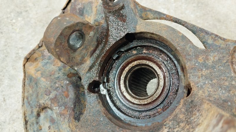 Кулак поворотный передний правый Mirage 2001 CK5A 4G93