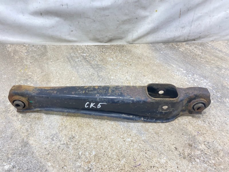 Запчасть рычаг подвески задний левый MITSUBISHI Mirage 2001 CK5A 4G93 MB809230 Б/У Рычаг подвески задний левый MITSUBISHI Mirage 2001 CK5A 4G93 MB809230 Б/У
