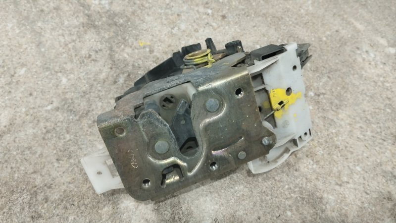 ЗАМОК ДВЕРИ задний левый Focus 2005 DFW CDDA