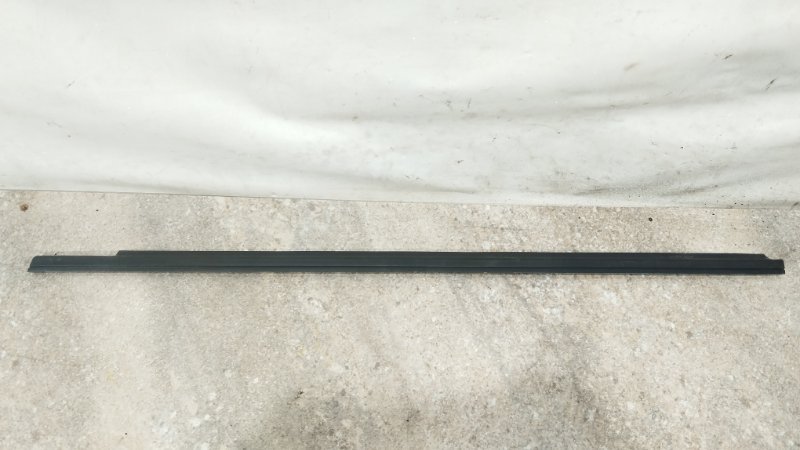 Молдинг стекла задний левый Ford Focus 2005 DFW CDDA 1317127 Б/У