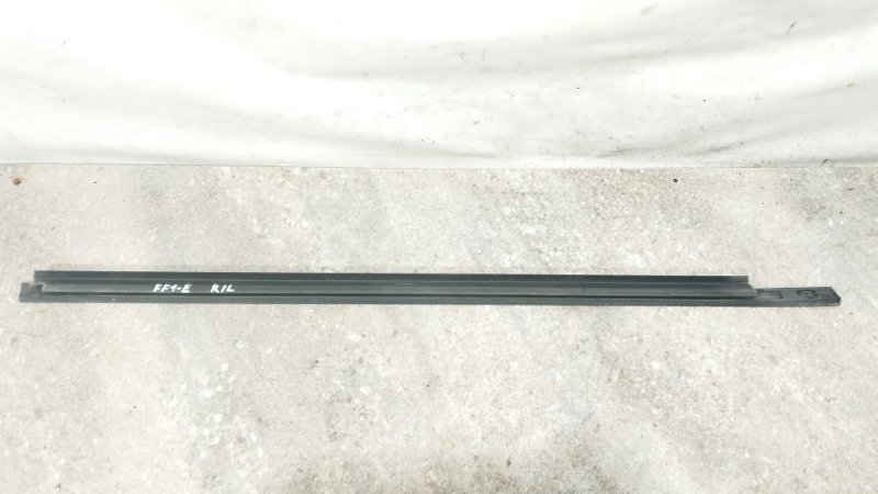 Молдинг стекла задний левый Focus 2005 DFW CDDA