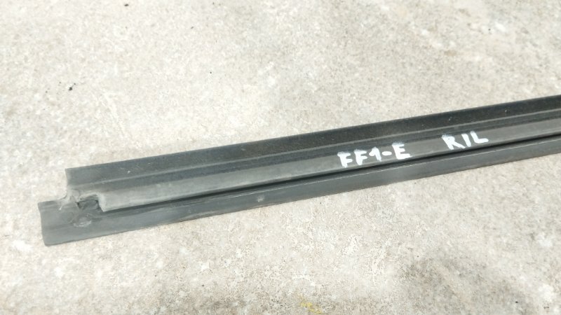 Молдинг стекла задний левый Focus 2005 DFW CDDA