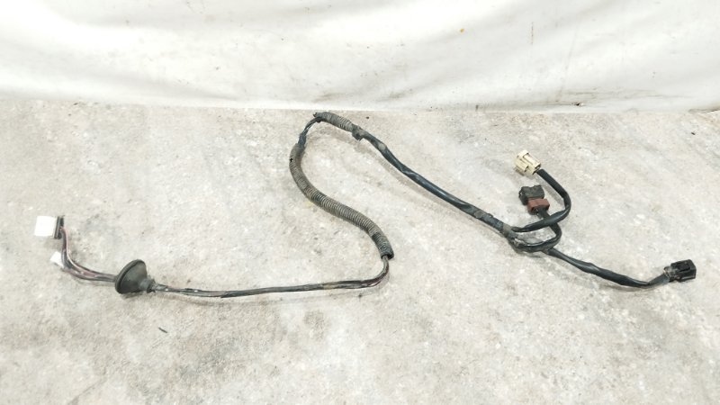 Проводка топливного насоса Mirage 2001 CK5A 4G93