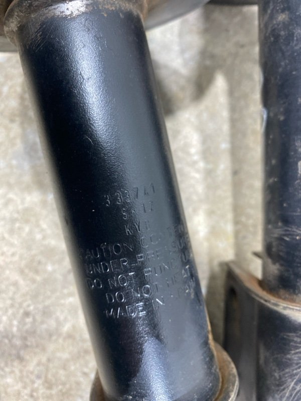 Амортизатор передний LOGAN 2006 LS0 K7M710