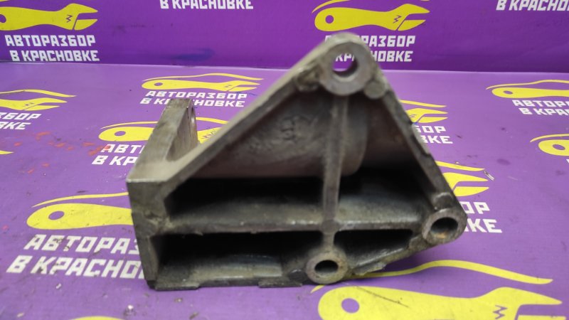 Кронштейн ГУР Nissan Sunny FB15-043034 QG15DE