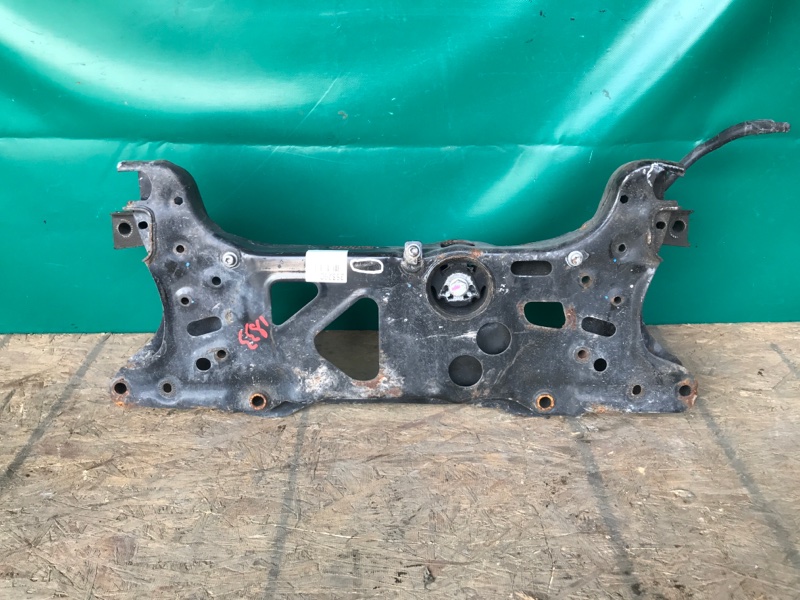 Балка передней подвески