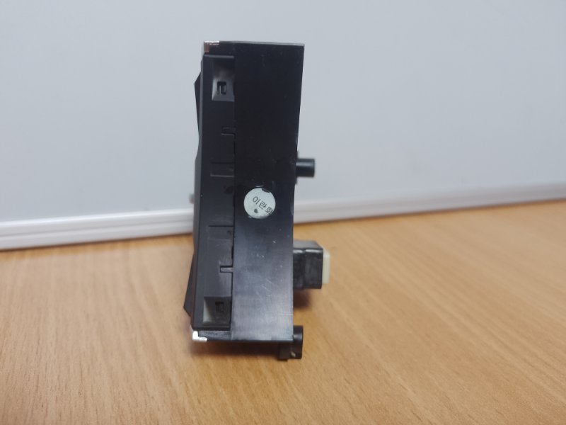 Кнопки на руль — 4