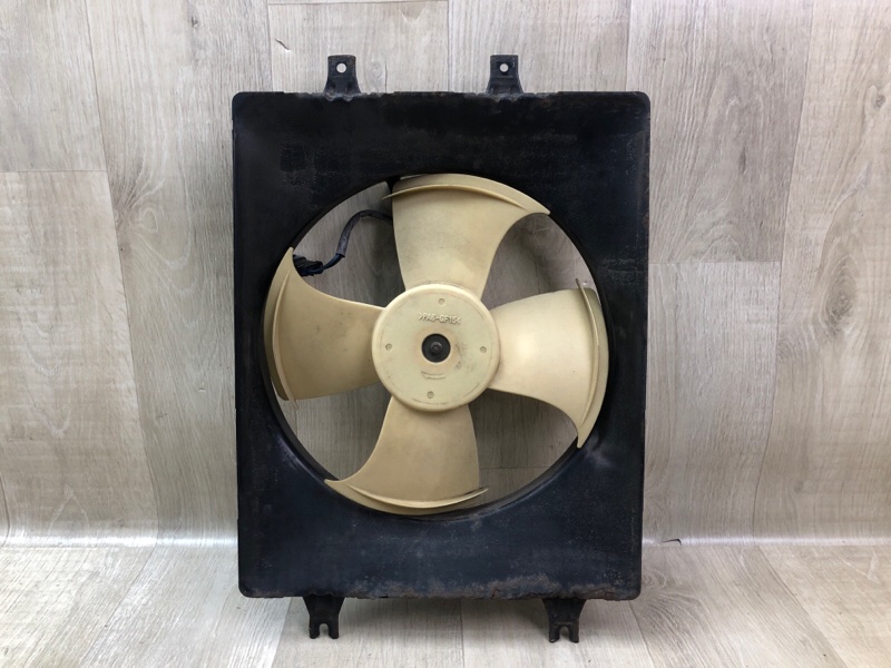 Диффузор вентилятора основного радиатора