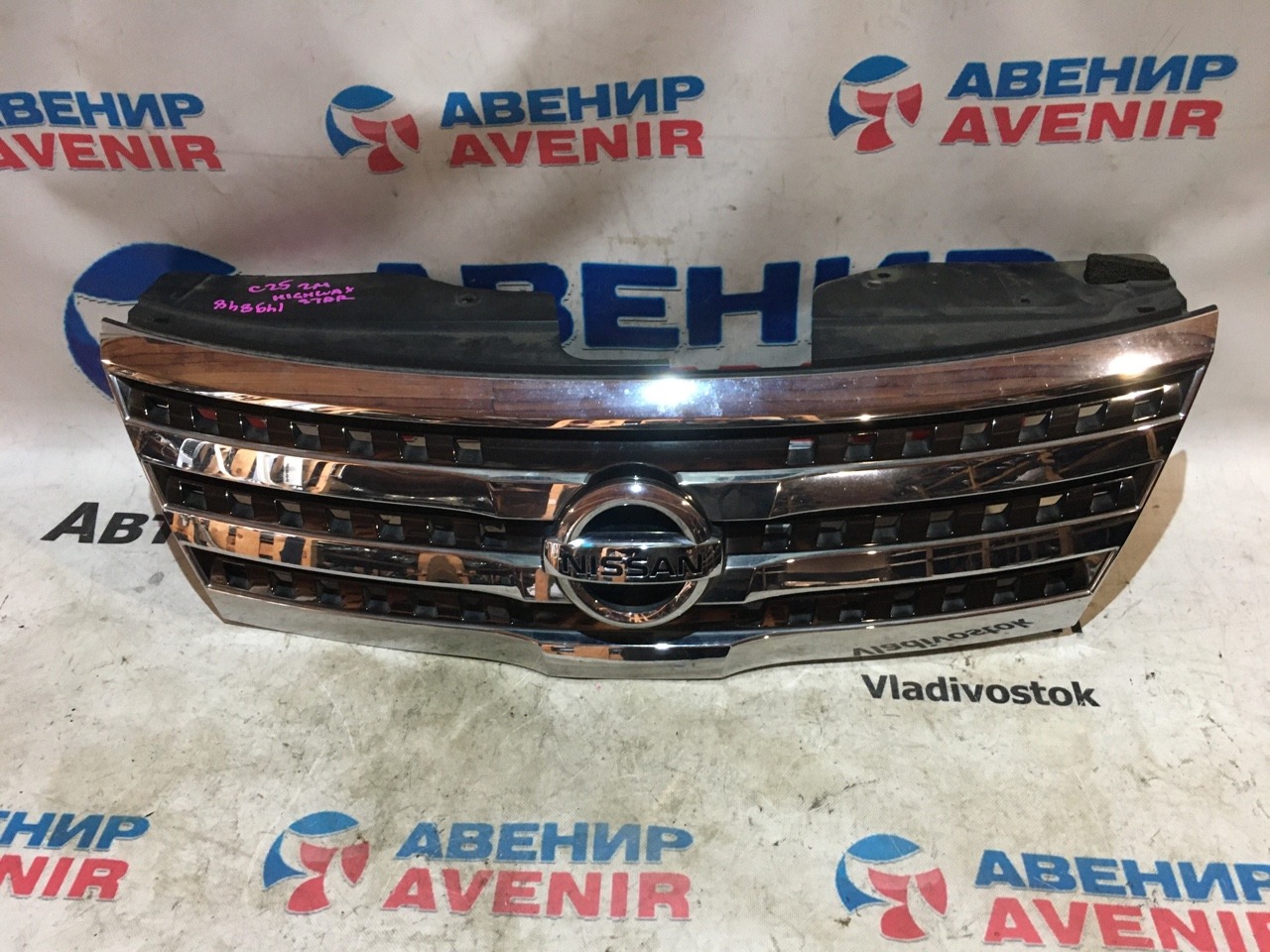 Решетка Nissan Serena С25 Решетка Nissan Serena С25